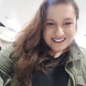 Meet your Posher, Mallory